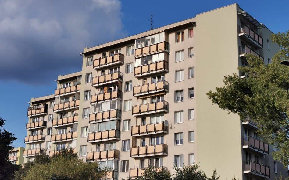Do 1 stycznia 2027 r. spółdzielnie i wspólnoty mieszkaniowe mają czas na wymianę części starszych li