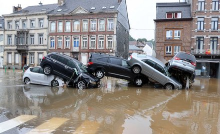 Po każdej powodzi nieudolnie naprawione po zalaniu auta prędzej czy później trafiają na rynek wtórny