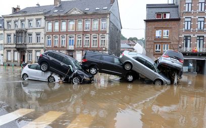 Po każdej powodzi nieudolnie naprawione po zalaniu auta prędzej czy później trafiają na rynek wtórny