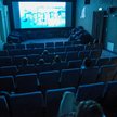 Bilety drożeją, widzów ubywa. Kina ruszają z wakacyjnymi promocjami