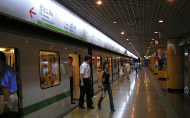 Chiny zakazują „niecywilizowanych zachowań” w metrze