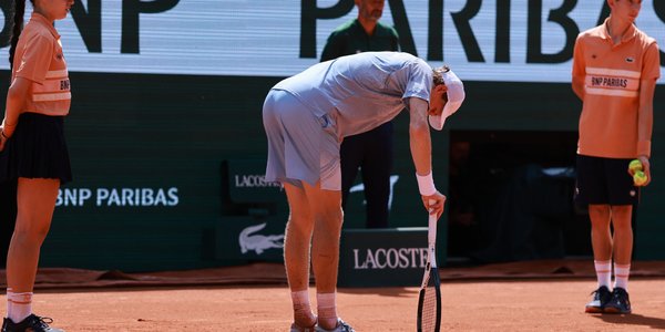 Roland Garros. Życiowy sukces Mai Chwalińskiej, sensacyjna porażka Jannika Sinnera