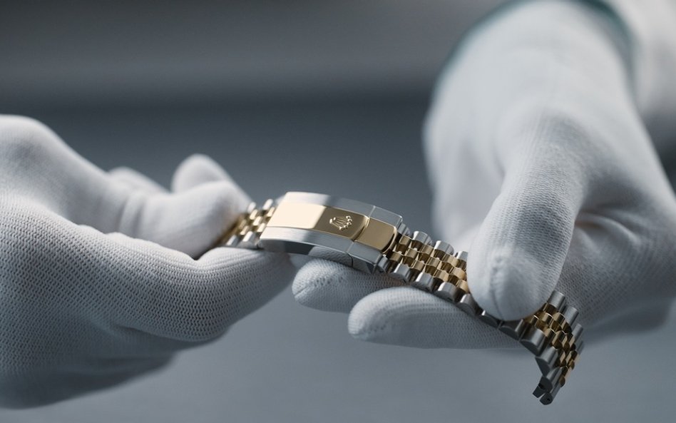 Zdaniem autorów raportu Rolex uzyskał w 2023 roku sprzedaż przekraczającą 10 miliardów CHF.