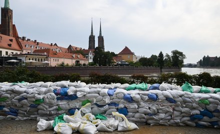 Wrocław walczy z wielką wodą. „Drobne wycieki nie stanowią priorytetu służb”