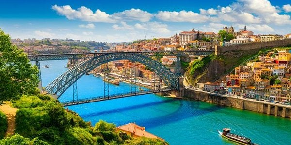 LOT will connect Warsaw with northern Portugal