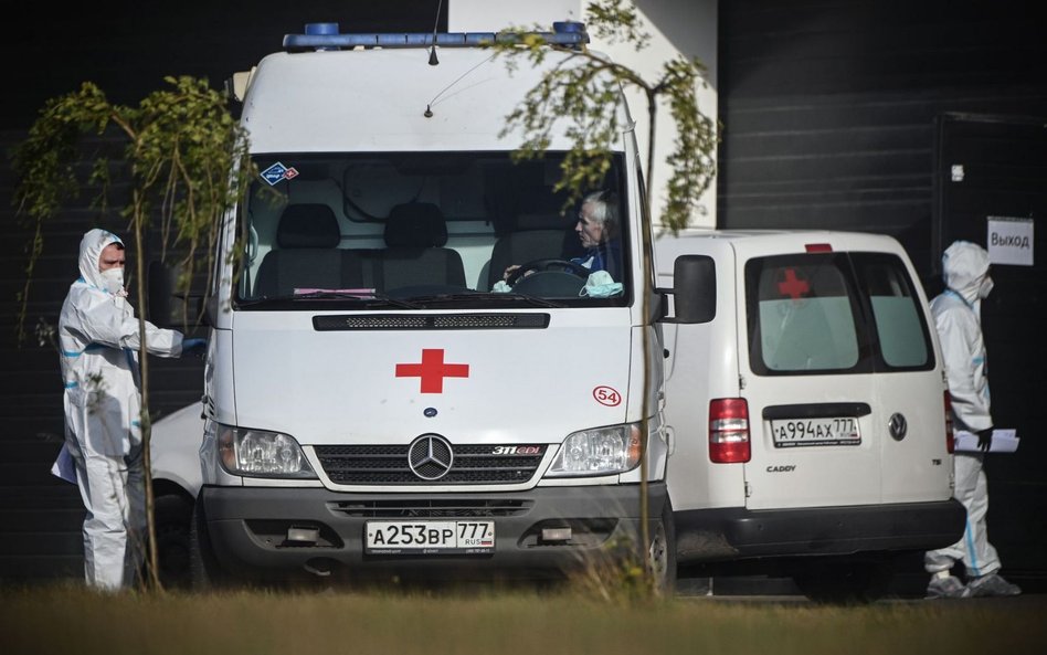 Rosja: 346 zgonów chorych na COVID w ciągu doby. Znów rekord