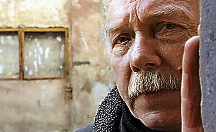 Artysta dojrzewa do milczenia