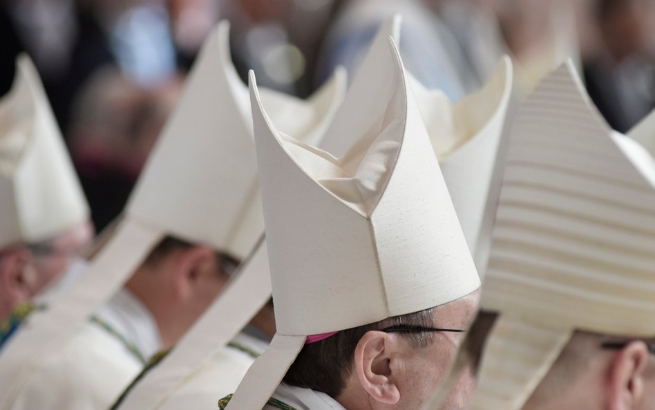 Czy którykolwiek z polskich biskupów zdecydował się na upomnienie nieposłusznego abp. Gołębiewskiego