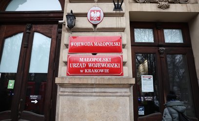 Małopolski Urzęd Wojewódzki w Krakowie w zw. z konsekwencjami zmiany zasad naliczania stażu pracy do