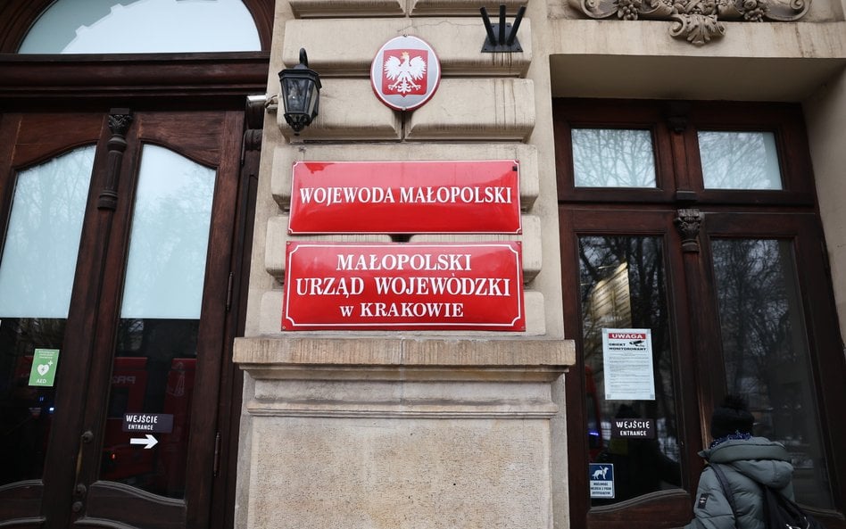Małopolski Urzęd Wojewódzki w Krakowie w zw. z konsekwencjami zmiany zasad naliczania stażu pracy do