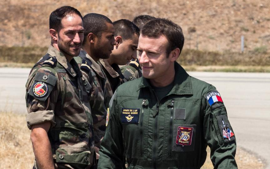 Emmanuel Macron prawie jak Tom Cruise w filmie „Top Gun”. 20 lipca w bazie lotniczej Istres.