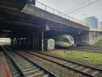 Stan wiaduktów nad torami kolejowymi w ciągu ulicy Towarowej już od dawna budzi niepokój specjalistó