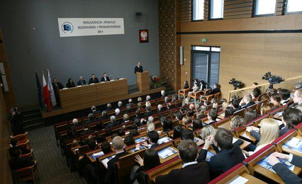 Aplikacje prawnicze: trudny zawód adwokata, radcy, komornika