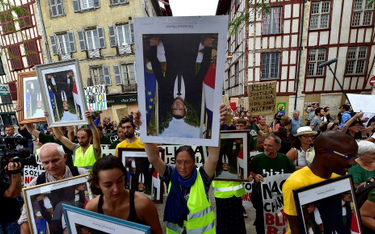 Antykapitalistyczne protesty w Bayonne koło Biarritz, gdzie przez dwa dni obradowali przywódcy G7