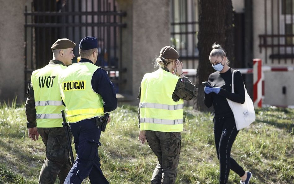 Tysiące mandatów za brak maseczek