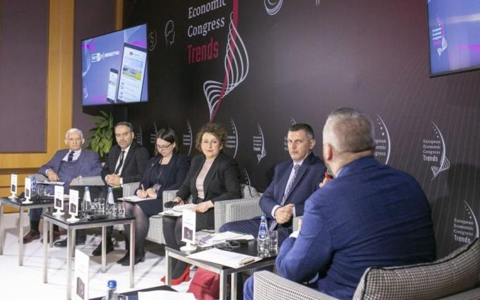 Między niepewnością a nowym porządkiem. Gospodarka w czasach wielkich przesileń