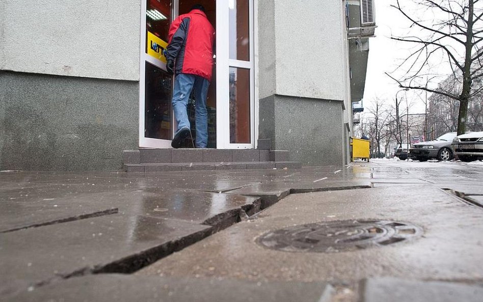 Wody opadowe: pozwolenia wodnoprawne, opłata stała i zmienna