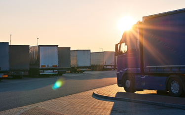 Firmy przewozowe kupują coraz mniej ciężarówek