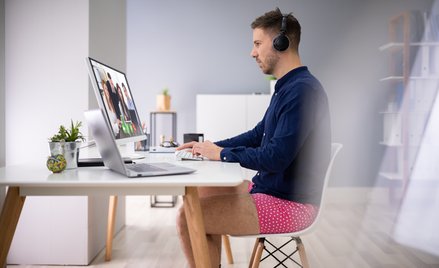 Swoboda ubioru podczas pracy zdalnej jest zupełnie inna niż w biurze.