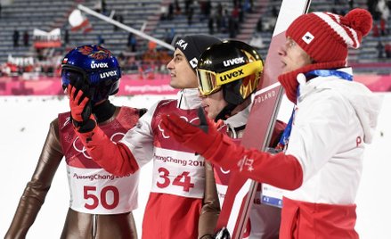 Po ostatnim skoku (od lewej): Stefan Hula, Maciej Kot, Kamil Stoch i Dawid Kubacki, jeszcze nie wier