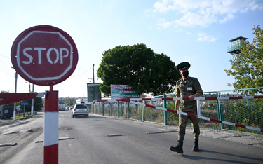 Naddniestrzański pogranicznik pilnuje granicy z Ukrainą