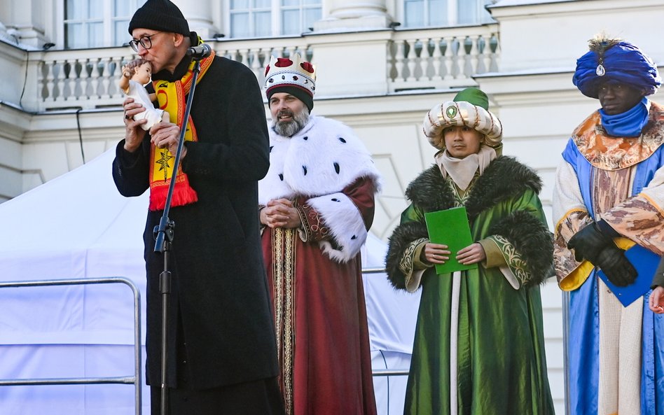 Abp Adrian Galbas, poprowadził modlitwę Anioł Pański, dając oficjalny sygnał do wymarszu kolumny w k