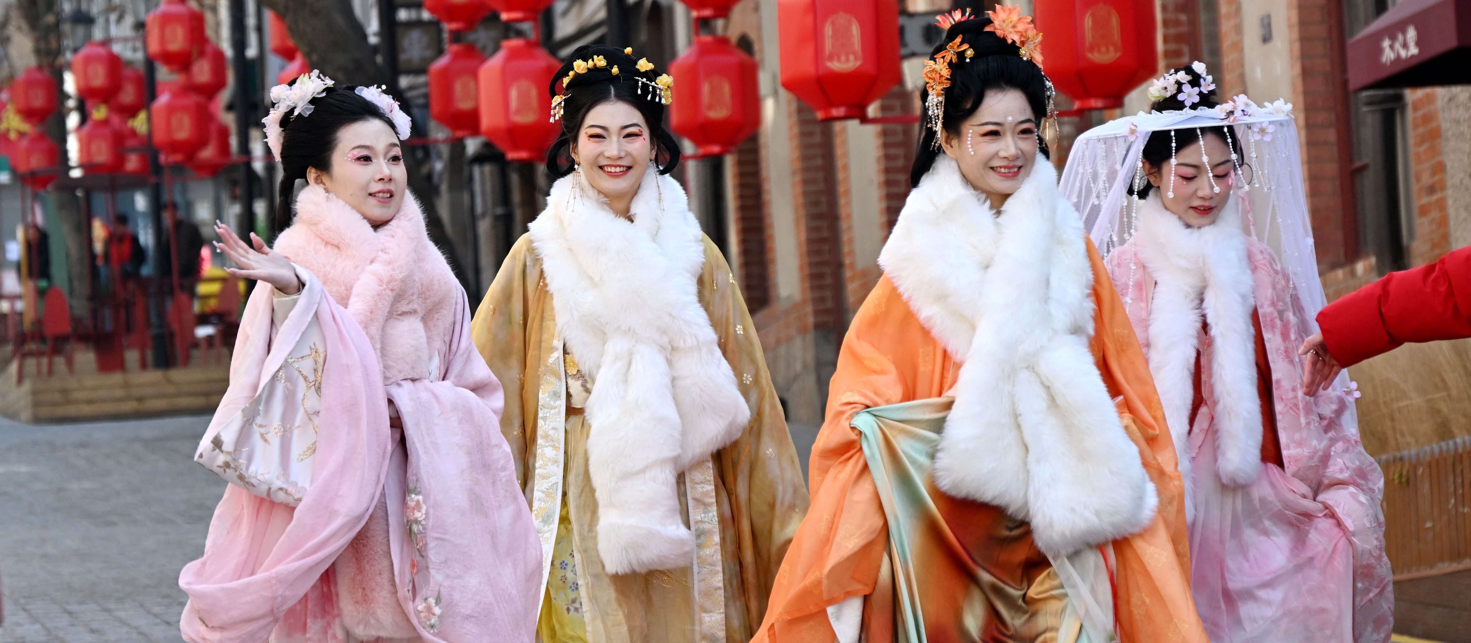 Kobiety zakochują się w sztucznej inteligencji. Duży problem dla Pekinu