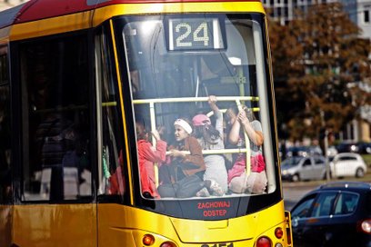 Inaczej pojadą także składy linii 24. Od skrzyżowania z ulicą Radiową skierują się one przez Powstań