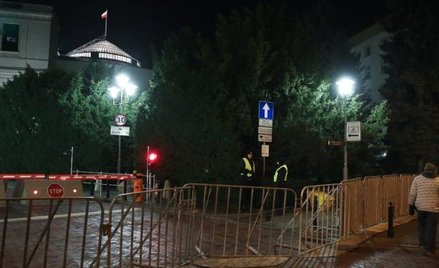 Kurierzy z przesyłkami do Senatu nie są wpuszczani przez Straż Marszałkowską.