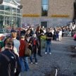 Kolejka do lokalu wyborczego w dniu przedterminowego głosowania w Sztokholmie