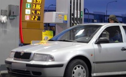 Na uczelnię firmowym samochodem