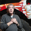 Jeremy Clarkson wspólnie z Richardem Hammondem i Jamesem Mayem prowadzą program motoryzacyjny „The G
