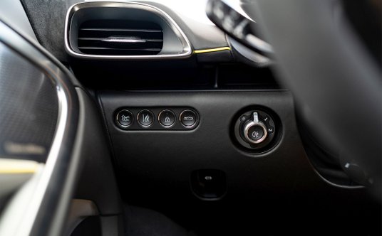 McLaren Artura Spider