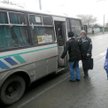 Pieniądze z OC także za wypadek przy wysiadaniu z unieruchomionego pojazdu