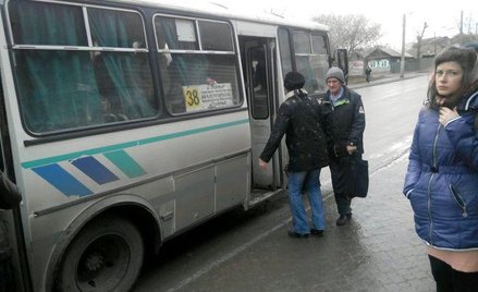 Pieniądze z OC także za wypadek przy wysiadaniu z unieruchomionego pojazdu