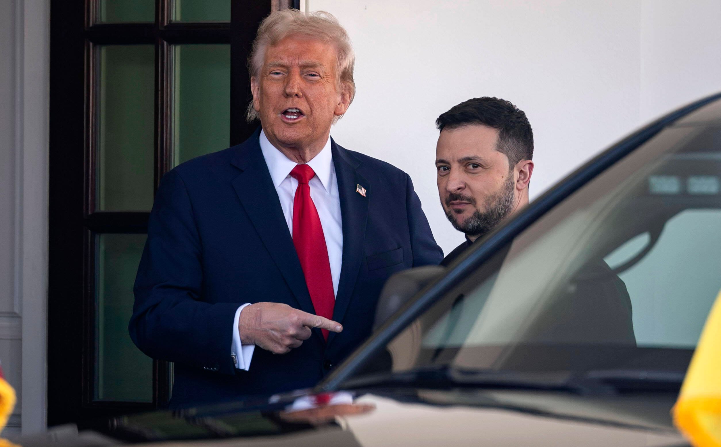 Rozmowa Trump-Zełenski. Prezydent USA „sprawdzi” zawieszone dostawy broni