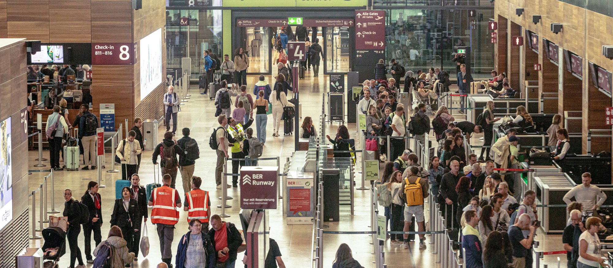 Zmiany klimatu uderzają w linie lotnicze. Tysiące odwołanych lotów