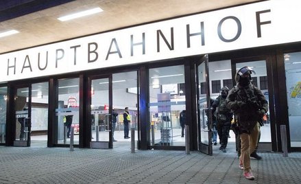 Atak siekierą na dworcu w Düsseldorfie
