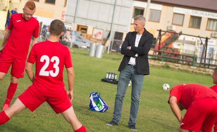 Trener Dariusz Gajowiecki o przygotowaniu drużyny do meczów będzie decydował wspólnie z internautami