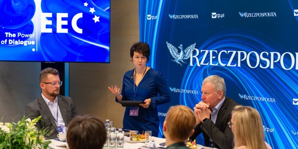 Biznes w sprawie imigracji ekonomicznej jest zgodny