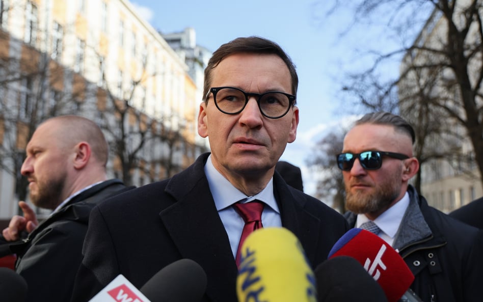 Milion dla ekologów za Odrę. Wskazali winnych, Morawiecki nie chciał płacić