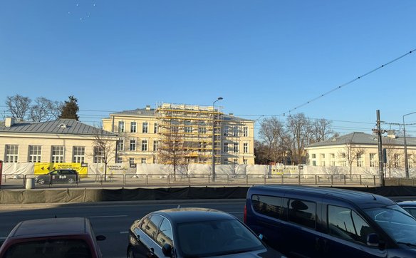 W budynkach znajdą się sale kameralne, przestrzenie edukacyjne oraz miejsca spotkań i odpoczynku, do