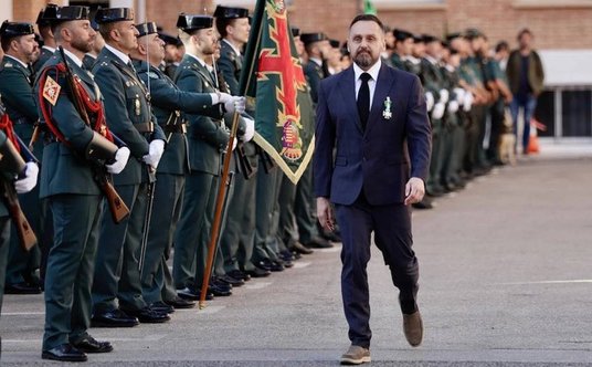 podinspektor CBŚP w stanie spoczynku, obecnie wykładowca akademicki w Społecznej Akademii Nauk z sie