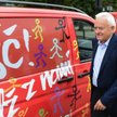 Działacze partii Leszka Millera ruszyli czerwonymi busami w objazd po Polsce. A tam zdarza im się sł