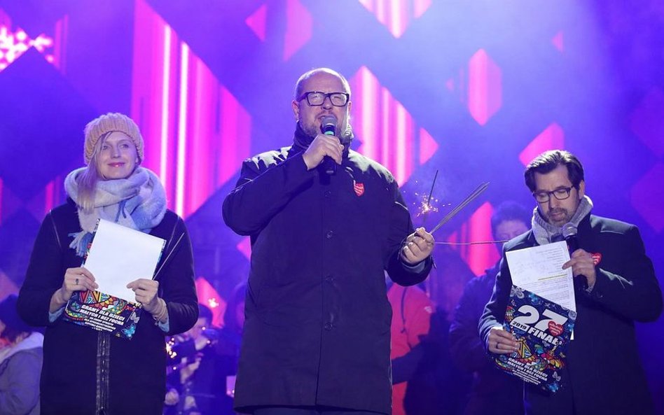 Prezydent Paweł Adamowicz niedługo przed atakiem na scenie finału WOŚP w Gdańsku