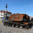 Haubicoarmata samobieżna 2S19 Msta-S i czołg T-72BA na wystawie "Za wolność naszą i waszą” na placu 