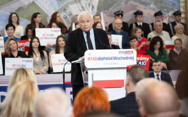 Prezes Prawa i Sprawiedliwości Jarosław Kaczyński przemawia podczas konwencji samorządowej PiS w Bia