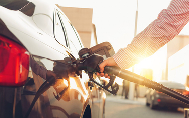 Ekspreci szacują lekki wzrost cen paliw od połowy stycznia