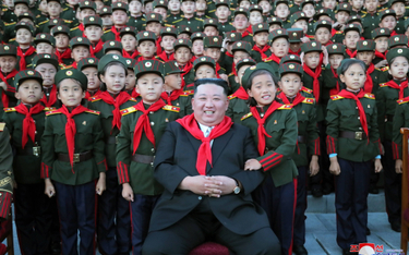 Kim Jong-un w szkole podstawowej w Pjongjang