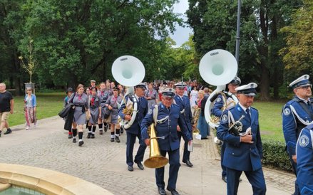 Nie zabrakło pocztów sztandarowych i orkiest reprezentacyjnych